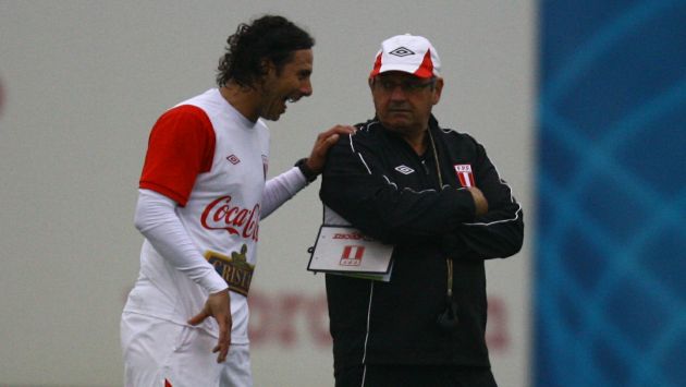 Claudio Pizarro calificó de profesional el trabajo realizado por Sergio Markarián. (Perú21)