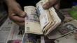 Argentina autoriza la compra de dólares tras desplome del peso