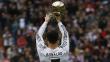 Cristiano Ronaldo ‘ofreció’ su Balón de Oro al Santiago Bernabéu [Fotos]