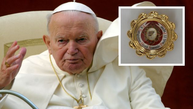 Juan Pablo II: Hallan tela con su sangre que robaron en Italia. (AP/Reuters)