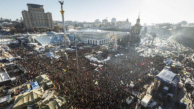 Protestas en Kiev albergan a miles de personas. (EFE)