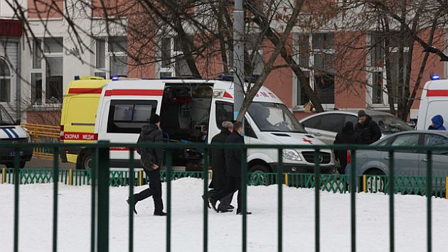 Rusia: Adolescente armado mata a dos personas en escuela de Moscú. (RT)