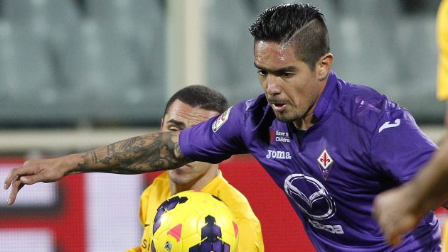 Juan Vargas fue inscrito por la Fiorentina para jugar la Europa League. (AP)