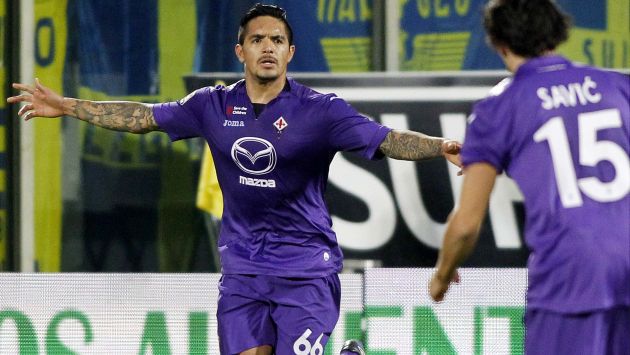 Juan Vargas anotó un golazo con la Fiorentina. (AP)