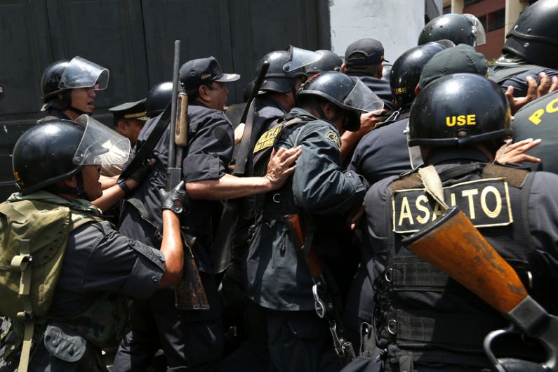 Policía Nacional, Congreso de la República, Huelga policial