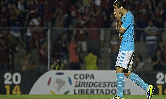 Así se fue Cristal. Dio ventaja y fue eliminado de la Libertadores.  (AFP)