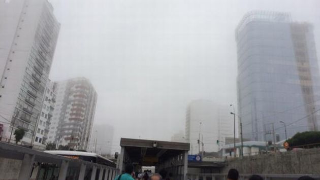 Neblina se registró en varios puntos de Lima. (StefanieBellido)