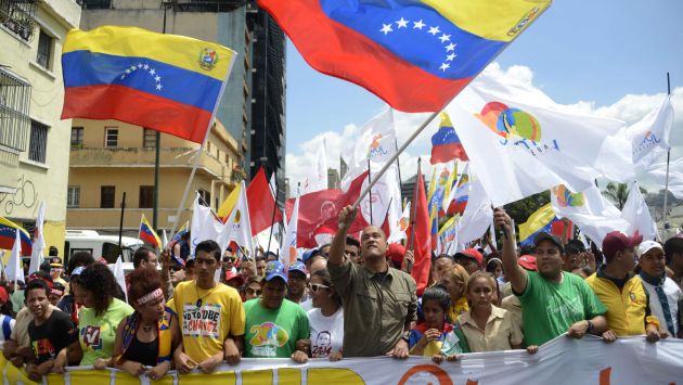 Venezuela: Chavistas se movilizan en medio de apagón informativo. (AFP)