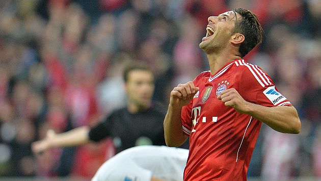 Claudio Pizarro anotó en goleada del Bayern Munich. (AP)