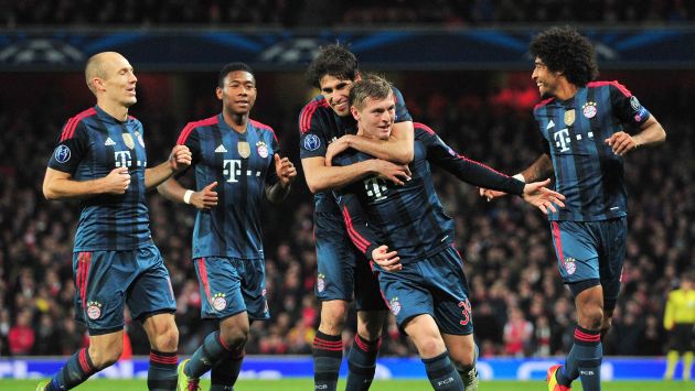 Bayern Munich liquidó al Arsenal en partido de ida de los octavos de final de la Champions League. (AFP)