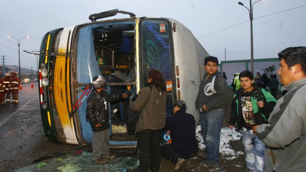 Bus se volcó en vía Trujillo-Otuzco y deja 10 heridos. (Archivo/Imagen referencial)