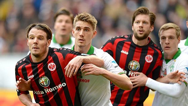 Eintracht Frankfurt jugó casi una hora con un hombre menos. (Facebook Eintracht Frankfurt)