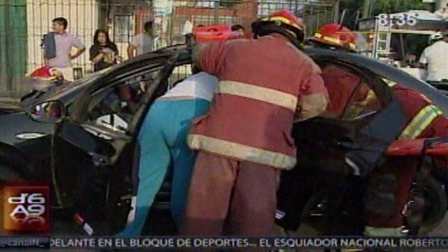 Taxista resultó herido tras accidente. (Canal N)