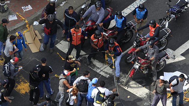 Protestas en Venezuela ya van dejando unos 15 muertos. (AP)