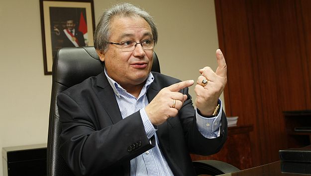 Walter Albán confirmó separación del jefe de la Dircote por el caso del robo de combustible. (Perú21)