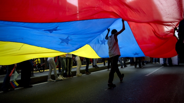 Los venezolanos opositores al régimen de Maduro hoy vuelven a marchar. (AP)