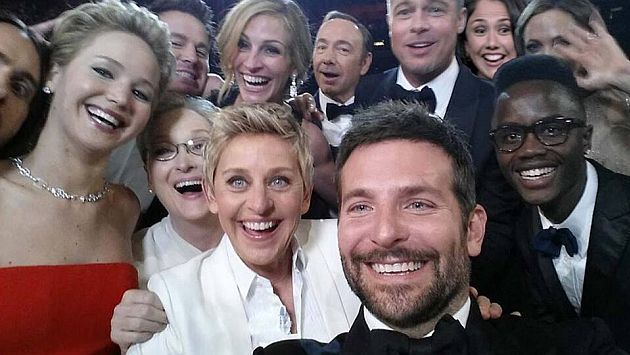 Metieron hasta a la primera dama Nadine Heredia en el selfie de Ellen DeGeneres. (Derecha de Brad Pitt) (Internet)