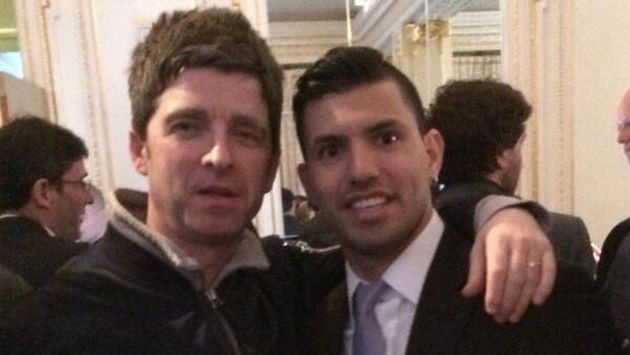 Sergio Agüero se tomó una foto con el exintegrante de Oasis Noel Gallagher. (Twitter)