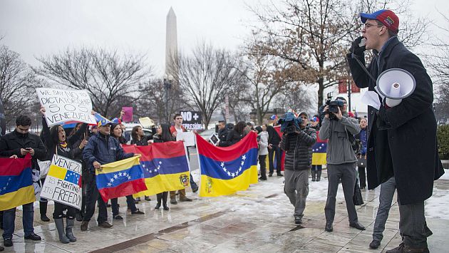 Se realizaron portestas en Washington, donde se reunía la OEA. (AFP)