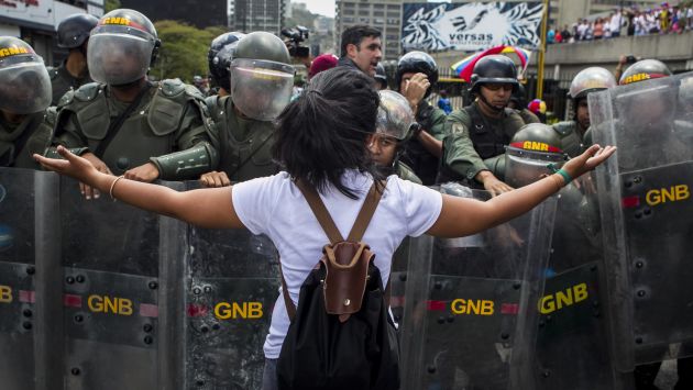 El 68% dice que el Perú debe tomar posición a favor de la oposición. (EFE)