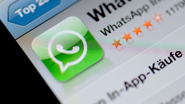 WhatsApp vuelve a mostrarse inseguro ante revelación. (Bloomberg)