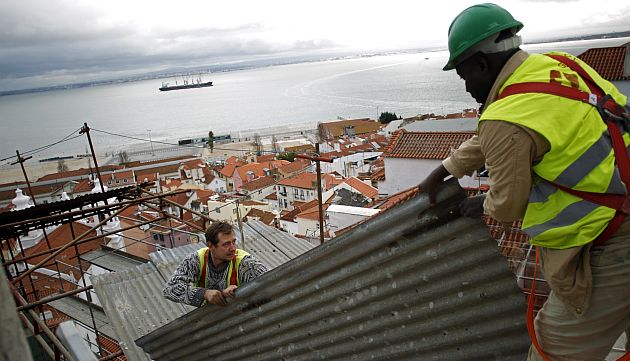 Portugal mostró un aumento intertrimestral del 0.7% en su tasa de empleo. (AP)