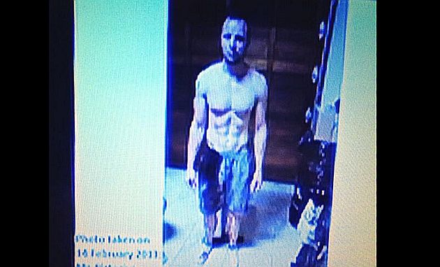 Foto de Oscar Pistorius ensangrentado fue mostrada en juicio en Petroria. (NBC)