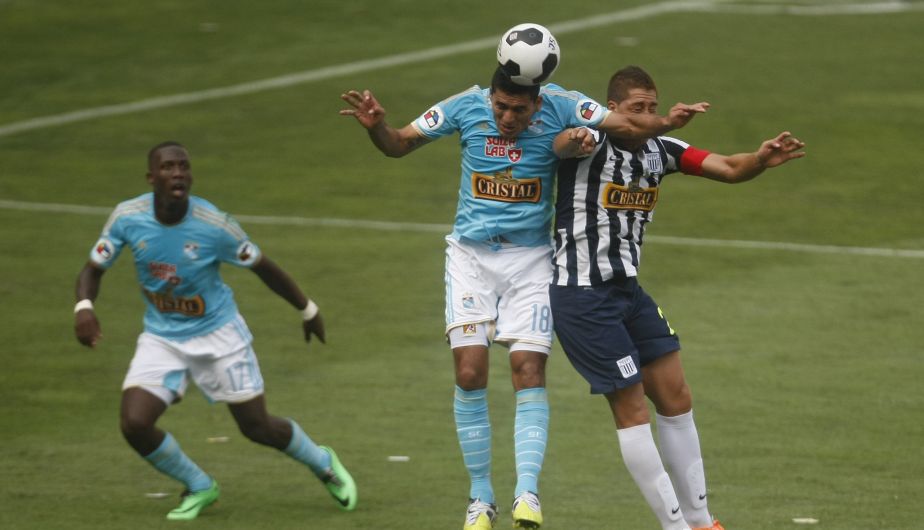 El cotejo que disputaron Alianza Lima y Sporting Cristal no se veía hace mucho tiempo en el fútbol peruano. (Mario Zapata/Perú21)