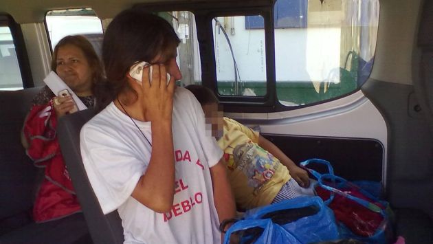 Madre y su hijo de 8 años abandonaron La Parada tras exhortación de autoridades. (Difusión)