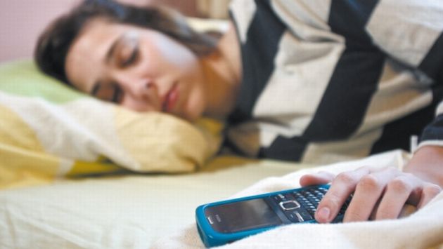 Dormir con el celular al lado puede ser nocivo para la salud. (paraelespiritu.com)