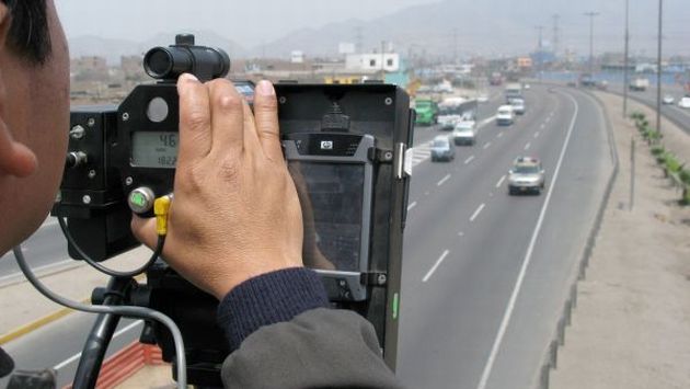 Municipalidad de Lima insiste en fotopapeletas pese a no corregirse erro de señalización en la ciudad. (USI)