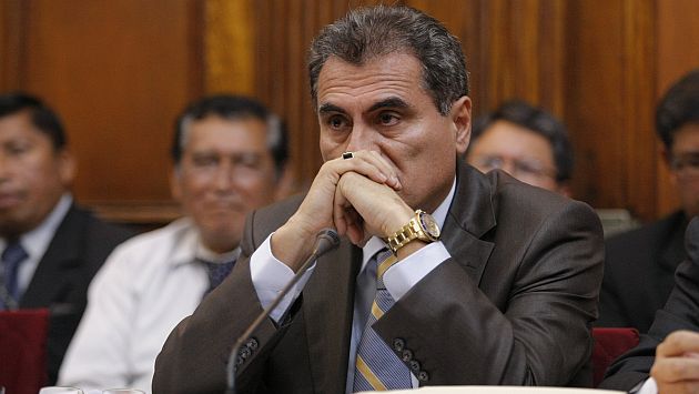 Julio Gagó: Entregan e-mails que complican situación del parlamentario. (Luis Gonzales)
