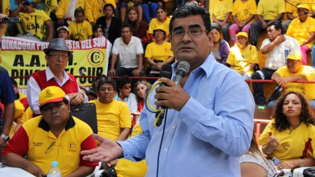 CASO SE AGRAVA. César Álvarez anunció que hoy se presentará ante el Congreso para responder a denuncias en su contra. (F. Valle)