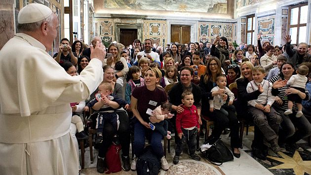Papa Francisco pide perdón por los abusos sexuales de sacerdotes a menores. (Reuters)
