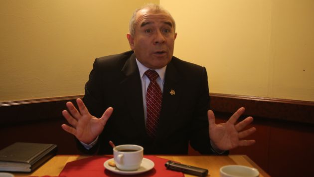 Gustavo Rondón instó al presidente del Congreso a incluir en agenda la elección de estos altos funcionarios. (Perú21)