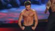 Zac Efron muestra el torso desnudo durante el MTV Movie Awards [Fotos]