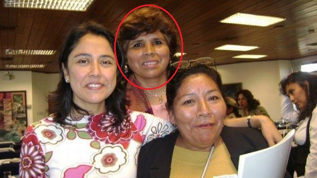 La gobernadora nacionalista Rosa Cotrina Hidalgo (centro) junto a la primera dama Nadine Heredia. (USI)