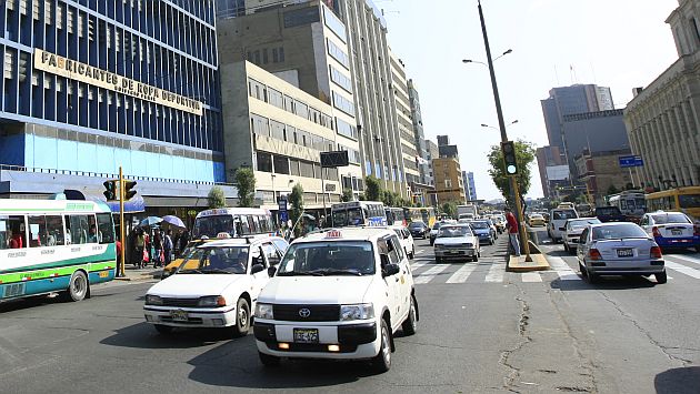 Centro de Lima: Rehabilitan asfalto de la avenida Abancay. (USI)