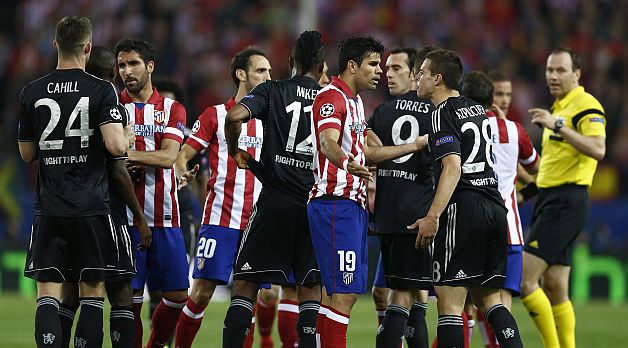 El Atlético de Madrid no encontró huecos: el Chelsea fue una muralla. (AP)