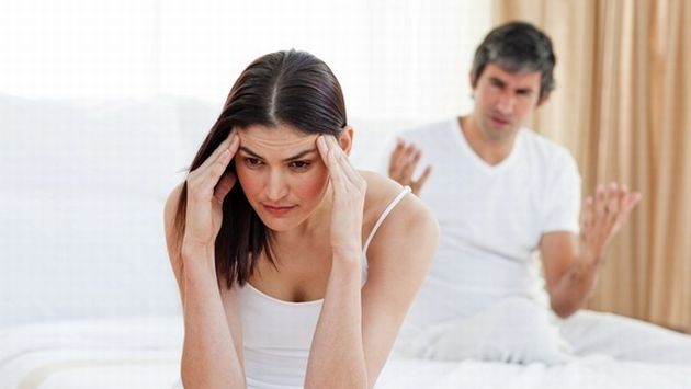 El dolor de cabeza sí disminuye apetito sexual en mujeres. (livescience.com)