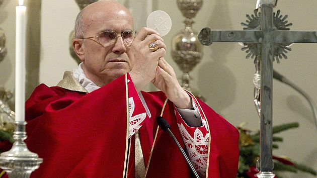 Bertone fue criticado por abusos en su gestión en el Vaticano. (EFE)