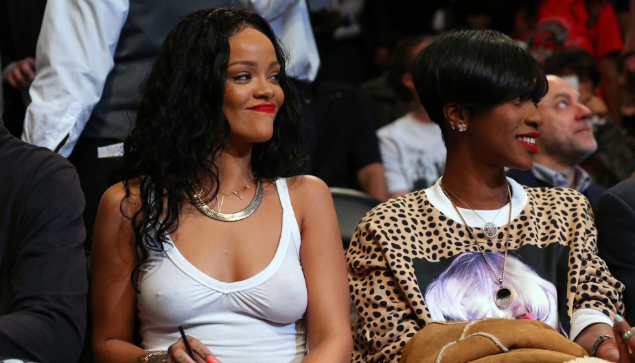 Rihanna se roba el show en los playoffs de la NBA. (Reuters)