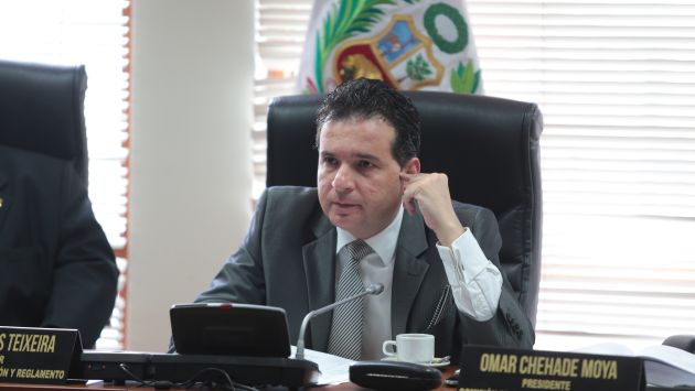 Omar Chehade anunció la aprobación de dictamen en Comisión de Constitución. (Martín Pauca)