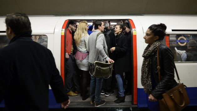 Caos por huelga de 48 horas en el servicio del Metro en Londres. (EFE)
