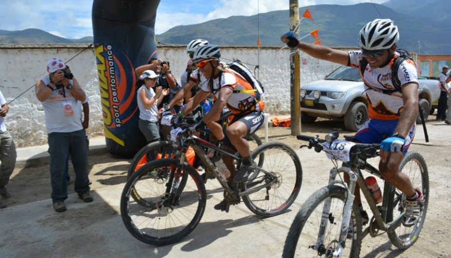 El “Perú 8mil Bike Challenge” 2014 se desarrolló en los pueblos de Cocachacra, Santiago de Tuna, San Damián, Antioquía y Sisicaya el pasado 26 y 27 de abril. (Facebook)