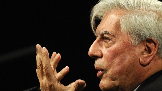 Vargas Llosa encabezó la delegación nacional y su visita causó revuelo. (AFP)