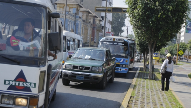 Cinco avenidas de Lima serán exclusivas para autos privado y taxis. (USI/Referencial)