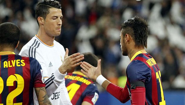 Cristiano Ronaldo y Neymar cuando se enfrentaron en la liga española. (Internet)