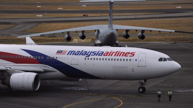 Apuntan a falta de oxígeno como causa de desaparición avión malasio. (AP)