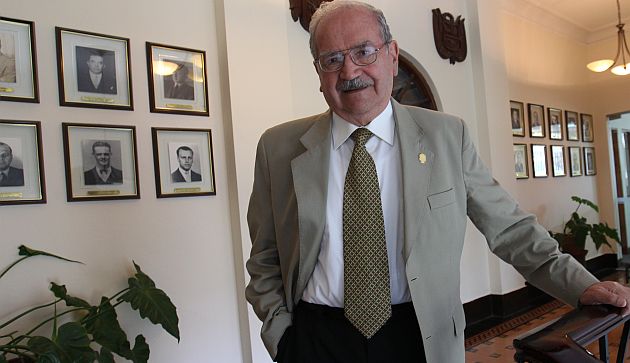 El alcalde Raúl Cantella falleció en una clínica local tras sufrir accidente cerebrovascular. (USI)